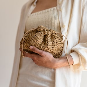 Raffia Pouch Bag, Crochet Raffia Handbag, Short Strap Crossbody, Summer Wrist Bag, Minimal Straw Bag, Mini Bag The Aster Raffia Pouch image 9