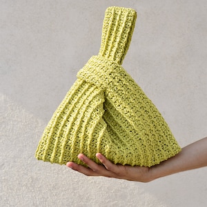 Sac avec noeud en raphia fauve, sac à main en raphia au crochet, sac de poignet d'été, sac en paille minimaliste, sac à main artisanal Le sac avec noeud en raphia Lime