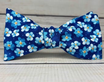 Forget-me-not bowtie, woodland blue floral bowtie, wedding bowtie, groomsmen bowtie, Myosotis flower, blue bowtie, forget me not flower