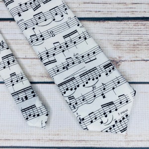 Music tie, music notes tie, music staff tie, music teacher gift, music teacher tie, music director gift, adult necktie, music accessory