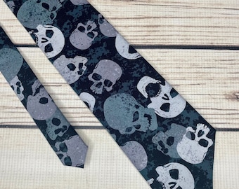 Skull necktie, skeleton tie, human skulls, skull accessory, gothic skull, mens skull gift, mens skull wedding, skull gift, skull head