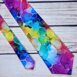Aquarel regenboogstropdas, kleurrijke stropdas, verfstropdas, abstracte stropdas, kunstenaarsstropdas, stropdas van glas-in-lood
