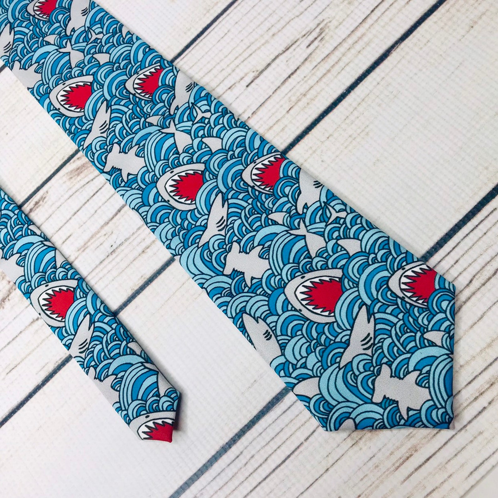 mens shark tie