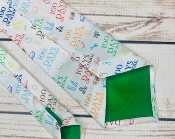 Welcome Back To School Geschenkset – 100 Stück, Mit Karte, Stift & Krawatte | Für Schüler, Lehrer & Klassenkameraden