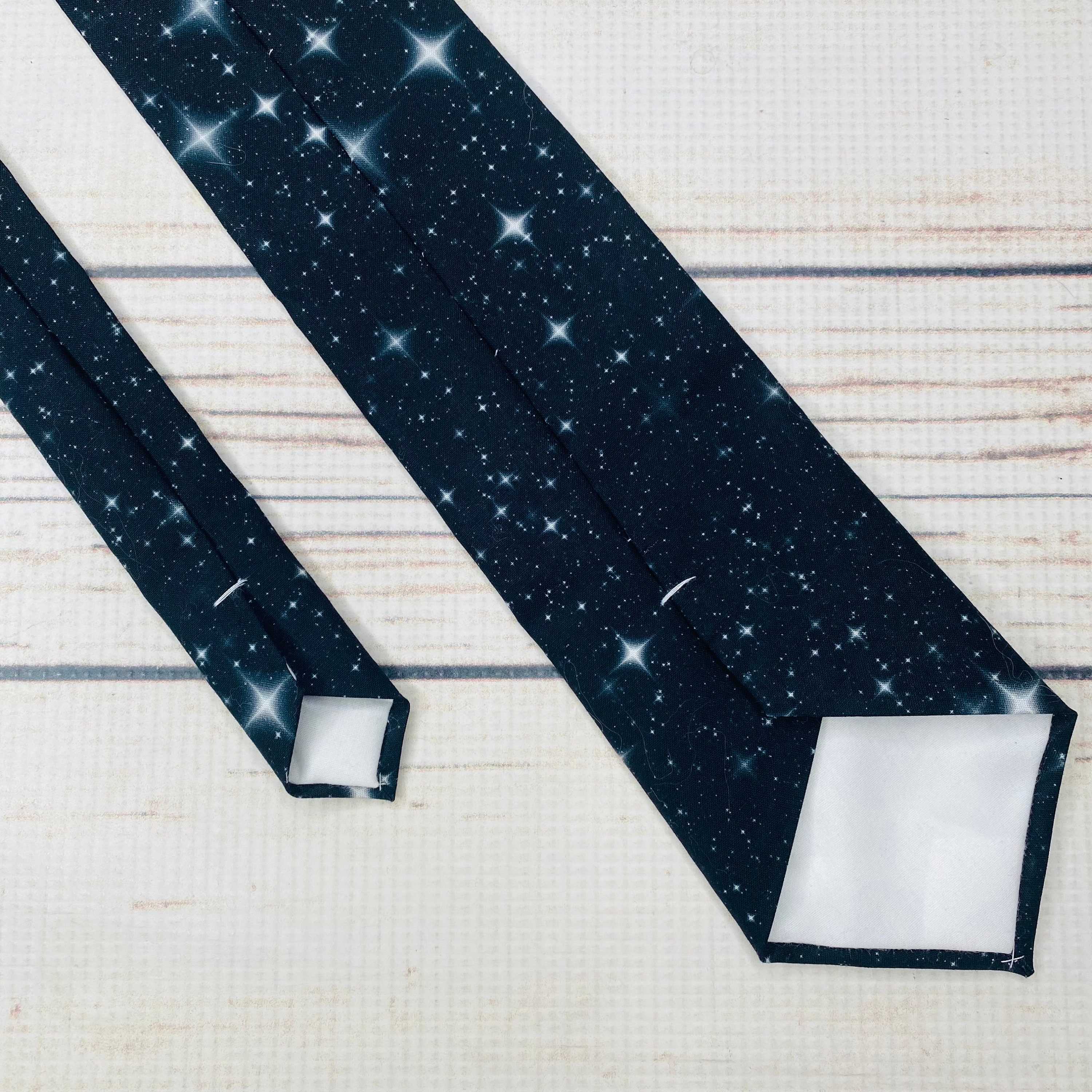 tie with star at the end