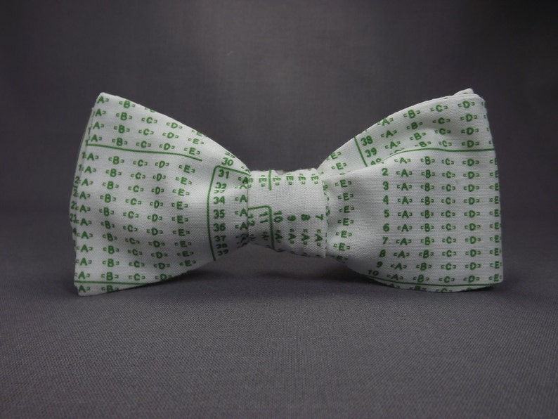 Scantron Bowtie, Nœud papillon enseignant, cadeau enseignant, nœud papillon homme, self tie style libre, nœud papillon, cravate enseignant, scantron, cadeau enseignant excentrique image 1