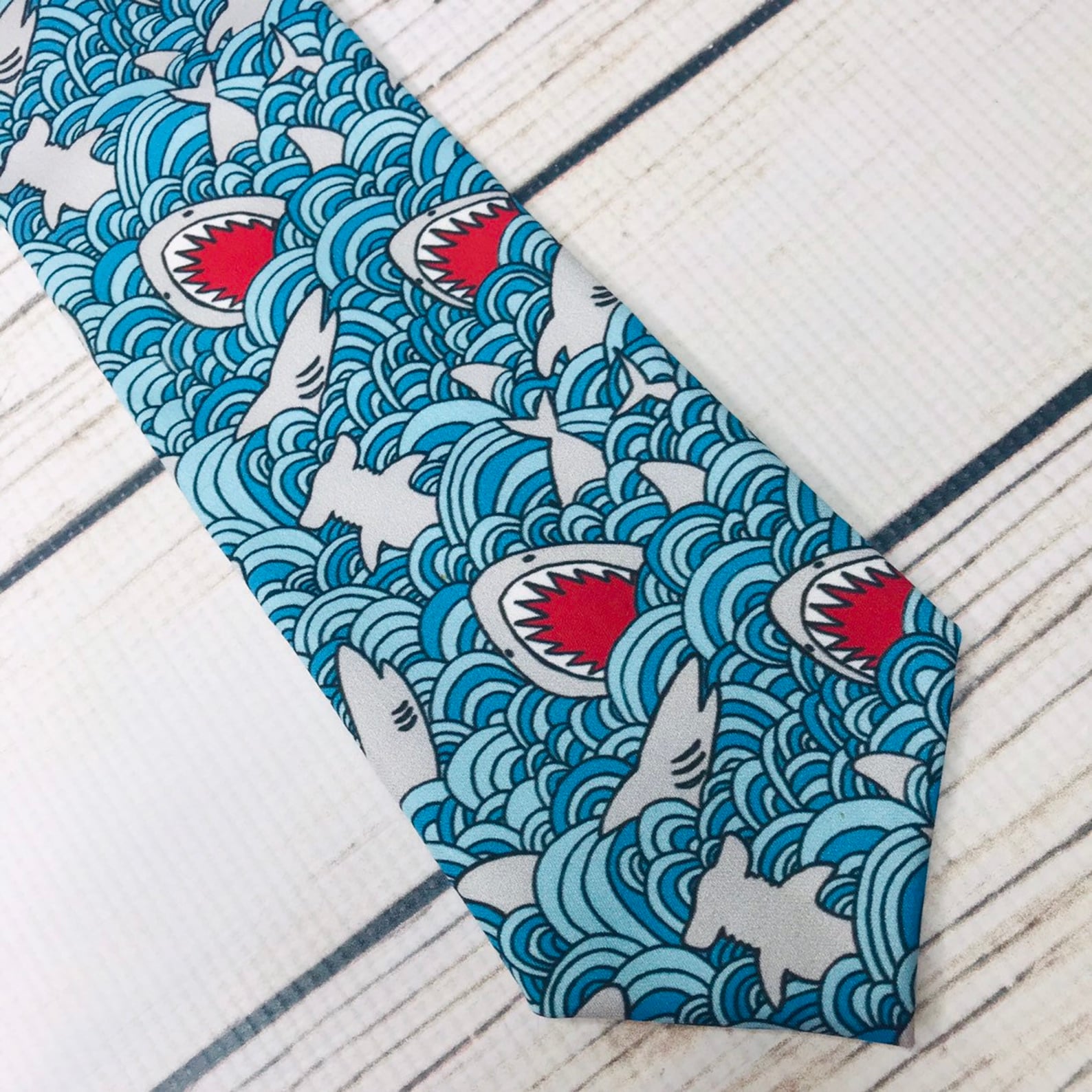 mens shark tie