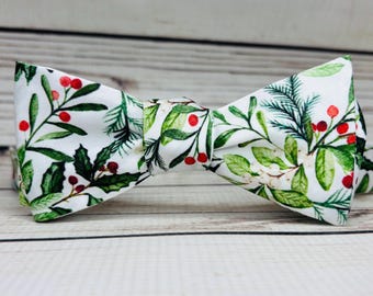 Mistletoe and Holly bowtie, Christmas bowtie, woodland Christmas, Holly pine bowtie, red and green, holiday bowtie, Christmas floral bowtie