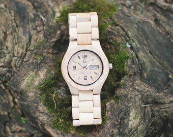Reloj de madera hecho a mano con arce canadiense {Voyageurs}