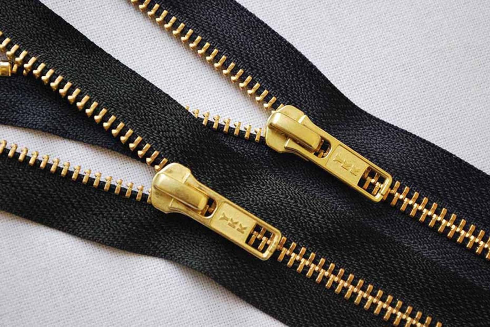 Купить молнию 3. YKK Zipper. Молния YKK 10. Молния YKK 10 C см. Молния YKK 80 см черный металл.