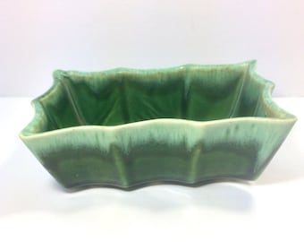 Vintage UPCO Ungemach Pottery Company Green stack pattern Planter