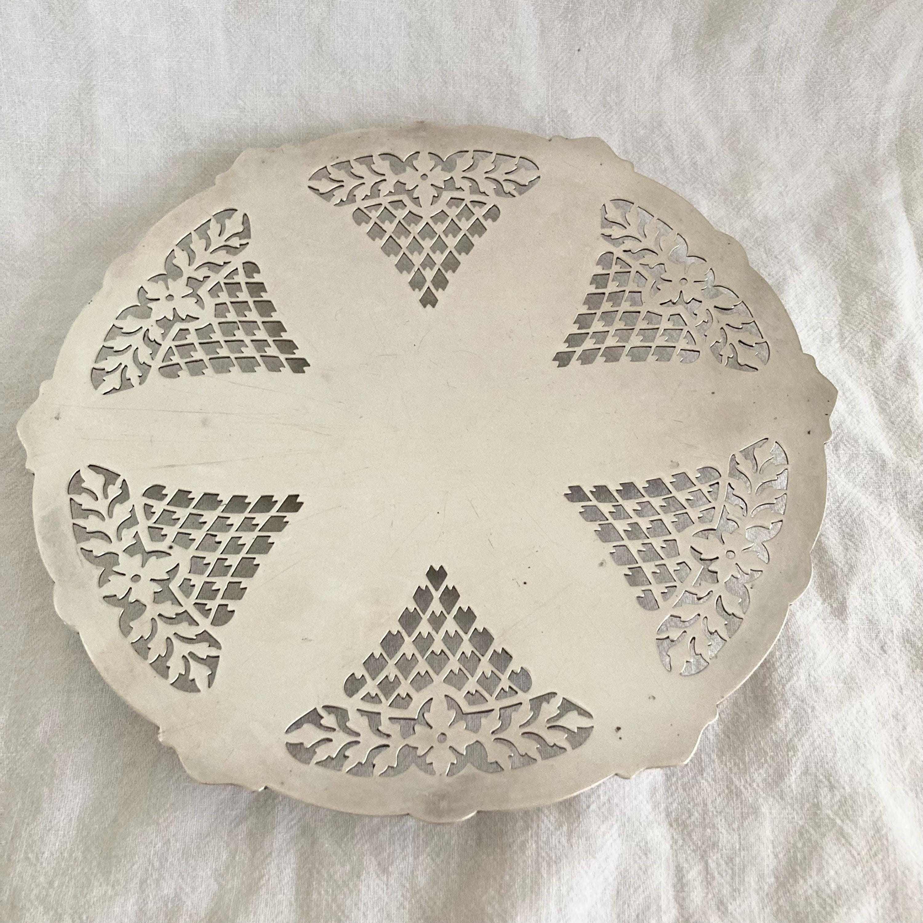Mappin&Webb salver tray アンティーク　トレイ Mappin and Webb Silver Plate Salver Tray, Pierced Design 9.5