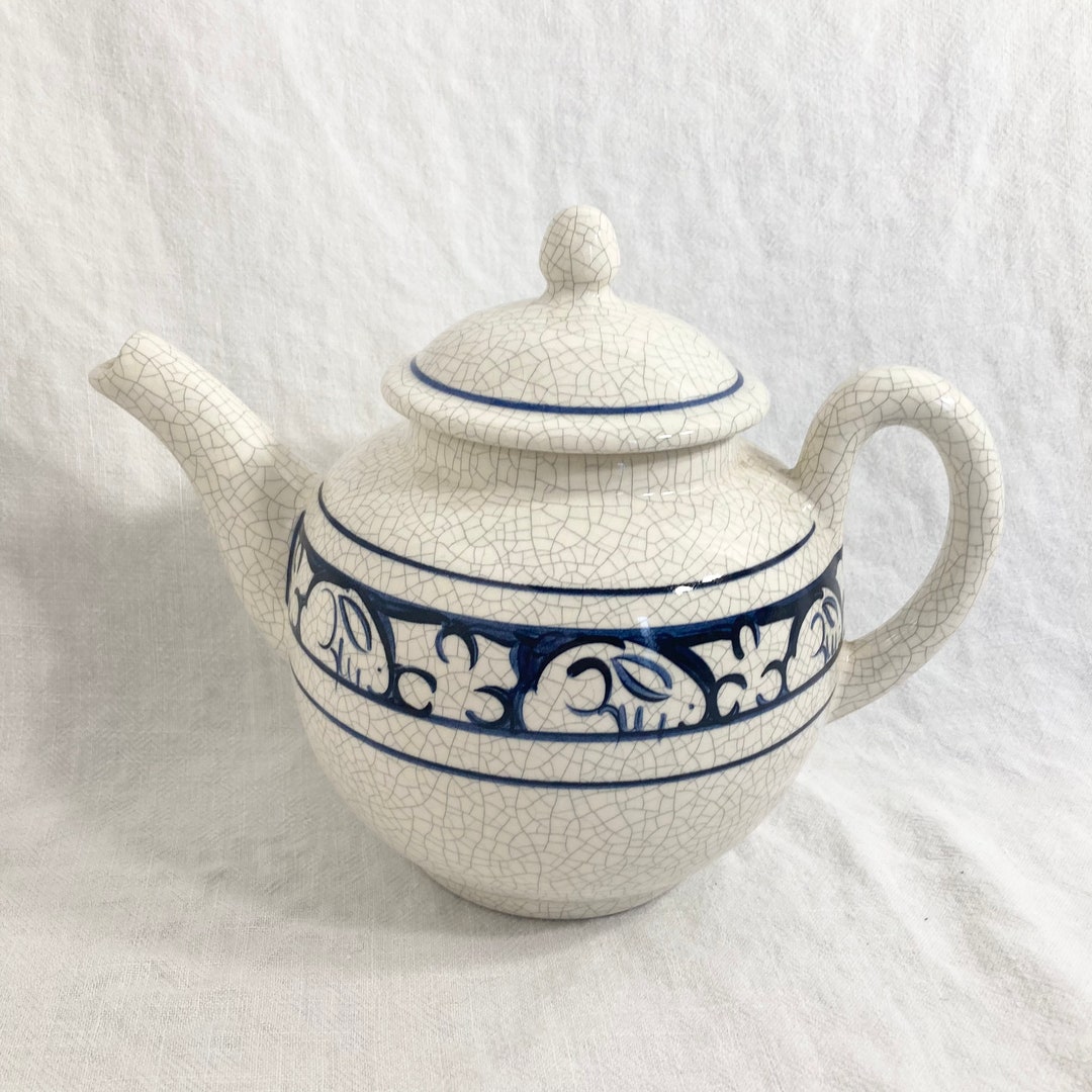 Dedham Rabbit Teapot, the Potting Shed Blue and White Crackle Bunny ...