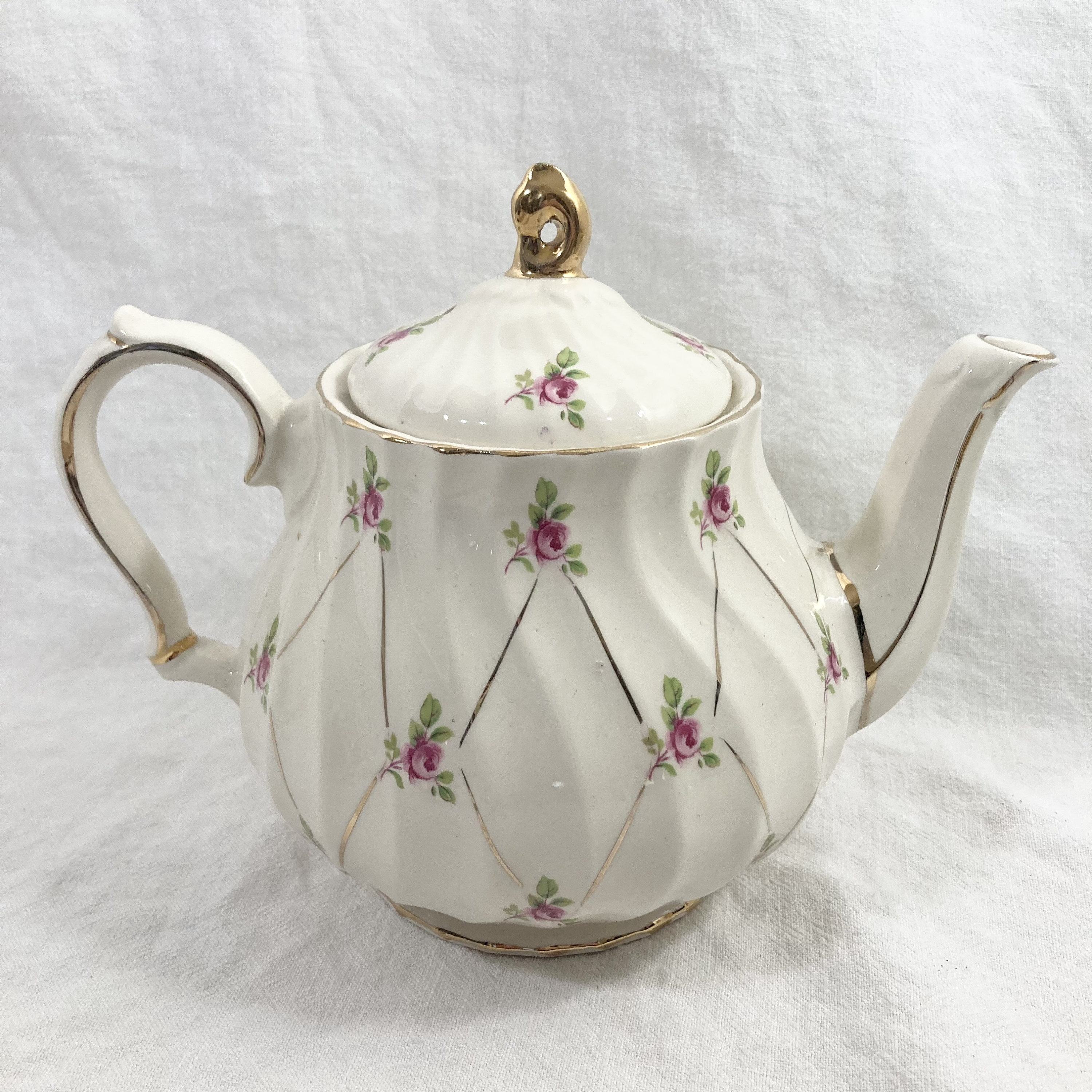 イングランド製　ヴィンテージ オクトゴナル　ティーセット　まとめ売り Sadler porcelain - Etsy 日本