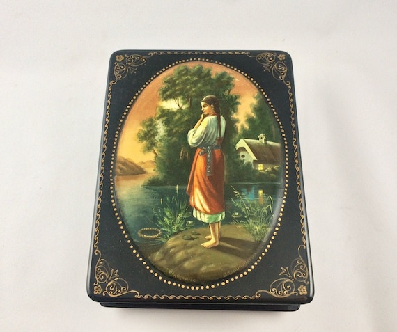 洋書 Russian Lacquered Miniatures Russian Lacquer Box Snow Queen – Galleria