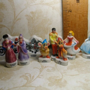 Zestaw 10 sztuk Kopciuszka DISNEYA Klasyczna księżniczka z kreskówek Vintage French Feve Feves Figurki Porcelanowa miniatura HH28