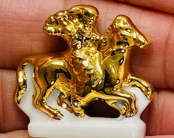Oude Scythische paard en ruiter Tiny Museum reproductie archeologie artefact primitieve kunst gouden sculptuur Franse Feve-poppenhuis miniatuur XX6