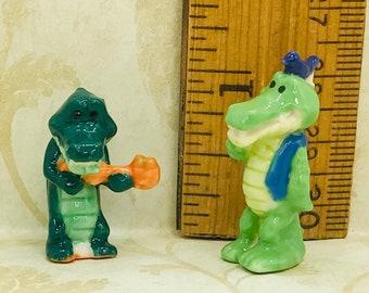 Paire d'alligators dessin animé crocodile alligators alligators crocodiles alligators - fèves françaises fèves figurines en porcelaine miniatures pour maison de poupées M99