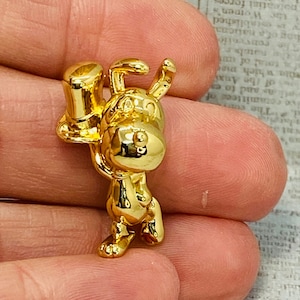 Gold Metal SNOOPY with Top Hat  Peanuts  - French Feve Feves Figurines molded glass Dollhouse Miniature Figures DD35