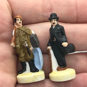 CHARLIE CHAPLIN El pequeño vagabundo Película Poses Actor Cine mudo- Feve Feves Figuras de porcelana Miniaturas para casas de muñecas V102