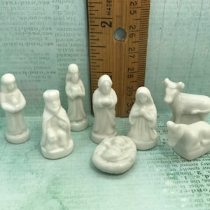 White Porcelain NATIVITY Set Mary Joseph Baby Jesus Wise Men 8 pcs Creche Santons -  French Feve Feves Figurines Dollhouse Miniatures GG1