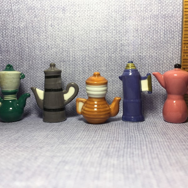 Tiny FRENCH PRESS Coffee Pots Coffeepot Cafe Cafeteria Cafetière - French Feve Feves Figurines Dollhouse Miniatures N140