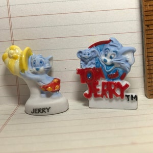 TOM & JERRY Tropikalne wakacje Znak Muszla Kot Mysz Kreskówka MGM Hanna Barbera - Francuski Feve Feves Figurka Miniatury Domków dla Lalek AB30