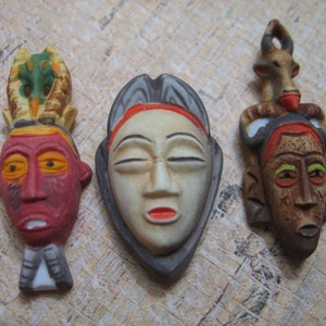 Tiny AFRICAN MASKS Tribal Ethnic Africa Primitive Art  French Feve Feves Figurine Miniature Dollhouse Miniatures U64