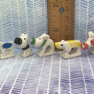 Modern Art DOG Dogs Cartoon Big Nose Puppies Puppy Hound Hand Painted White Porcelain French Feve Feves Dollhouse Figurines Miniatures XX36