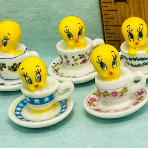 TWEETY BIRD Looney Tunes en una taza Elige tu WB favorito - Francés Feve Feves Dollhouse Miniatures Figuras H61