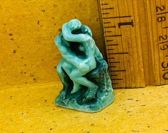 The KISS by Auguste Rodin ART MUSEUM Masterpiece Sculpture Statue Love Lovers - French Feve Feves Figurines Doll House Miniatures  AC1