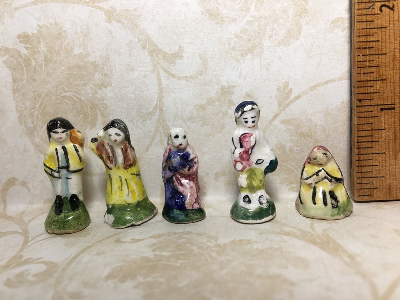 5 Vintage VILLAGERS Townspeople Washer Woman Laborer Granny Old Lady Figures Santons Miniature Villager French Feve Feves Figurines UU116