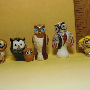 TINY OWLS Owl Wise Old Barn Wood Hoot French Feve Feves Figurines Dollhouse Miniatures QQ4