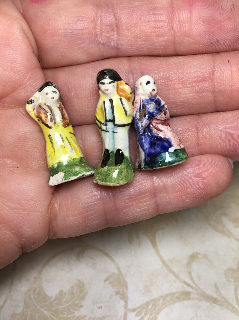 5 Vintage VILLAGERS Townspeople Washer Woman Laborer Granny Old Lady Figures Santons Miniature Villager French Feve Feves Figurines UU116