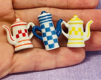 CLEARANCE Checkered Coffeepots Kettle Country Kitchen Farmhouse Camping Cabin Bistro Cafe Blue Red French Feves Dollhouse Miniatures YY101