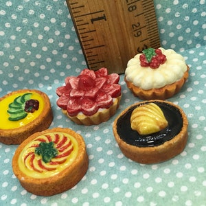 Wymyślne CIASTA I CIASTA Deser Ciasto Ciasto Tarta Tort Przysmak Piekarnia Jedzenie Wypieki Francuskie Feve Feves Porcelanowe figurki Miniatury FF124