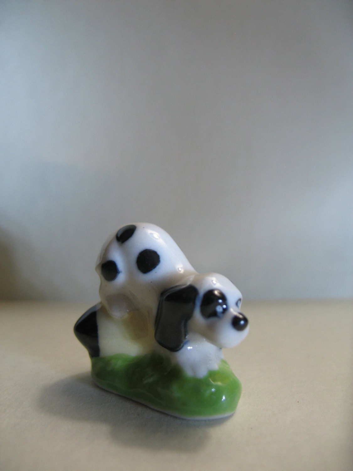 Beagle Mutt Gefleckter Welpe Hund mit einer Rugby Ball Etsy