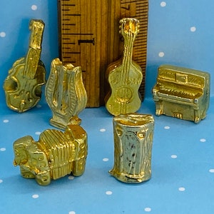 Tiny GOLD METAL Musical Instruments: Piano Lyre Guitar Accordion Drum Violin 6 Pcs Vintage - French Feve Feves Dollhouse Miniatures V171