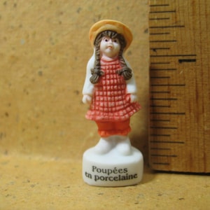 Victorian Costume  Doll Miniature Girl in Straw Hat Child Dolly French Feve Feves - Porcelain Figurines King Cake Baby Doll House A111