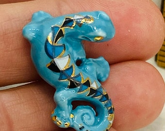 CLEARANCE GECKO Pendants Lizard Geckos Chameleon Lizards Colorful Charms Garden Art French Feves Porcelain Dollhouse Miniatures A173