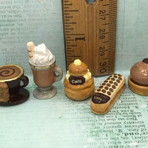 Malutkie Czekoladowe Ciastka Ciasta Wymyślne Desery Ciasto Ciasto Cappucino Cafe - Francuskie Feve Figurki Feves Miniatury Domków dla Lalek B22