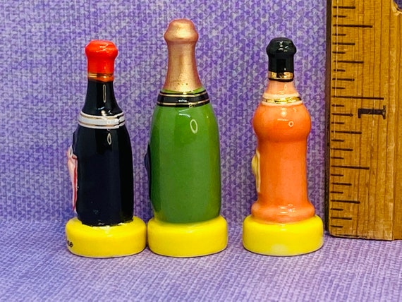 Srliya Ensemble de Maison de Poupée Modèle de Vin Rouge Miniature, Bouteille de Vin Rouge Exquise et Durable pour la Décoration de Bureau et L'artisanat, Cadeau Parfait pour Mini Jardin et Maison