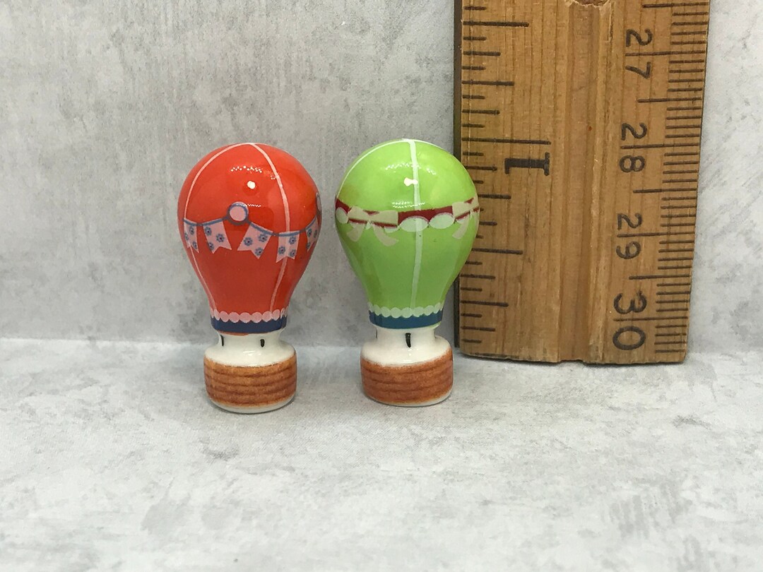Tiny HOT AIR BALLOONS Airship Ballooning 2pcs - French Feve Feves
