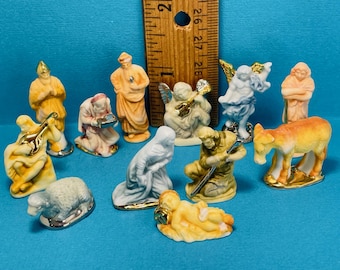 Artful NATIVITY Set 12 pcs Traditional Renaissance Masters Creche Manger Jesus Mary Wisemen French Feves Porcelain Dollhouse Miniatures RR1