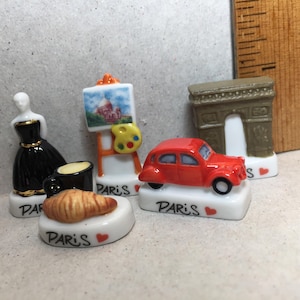 SOUVENIRS de PARIS Icônes parisiennes de la France ; Croissant tendance Arc de Triomphe Art Citroën - Fèves françaises Fèves Miniatures maison de poupée NN1