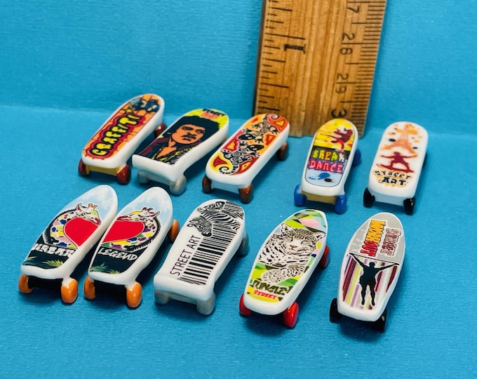 Tiny Porcelain Skateboards Skateboarder Skater Modern Art French Feves Ceramic Mini Figurines Boys Room Dollhouse Miniatures S135