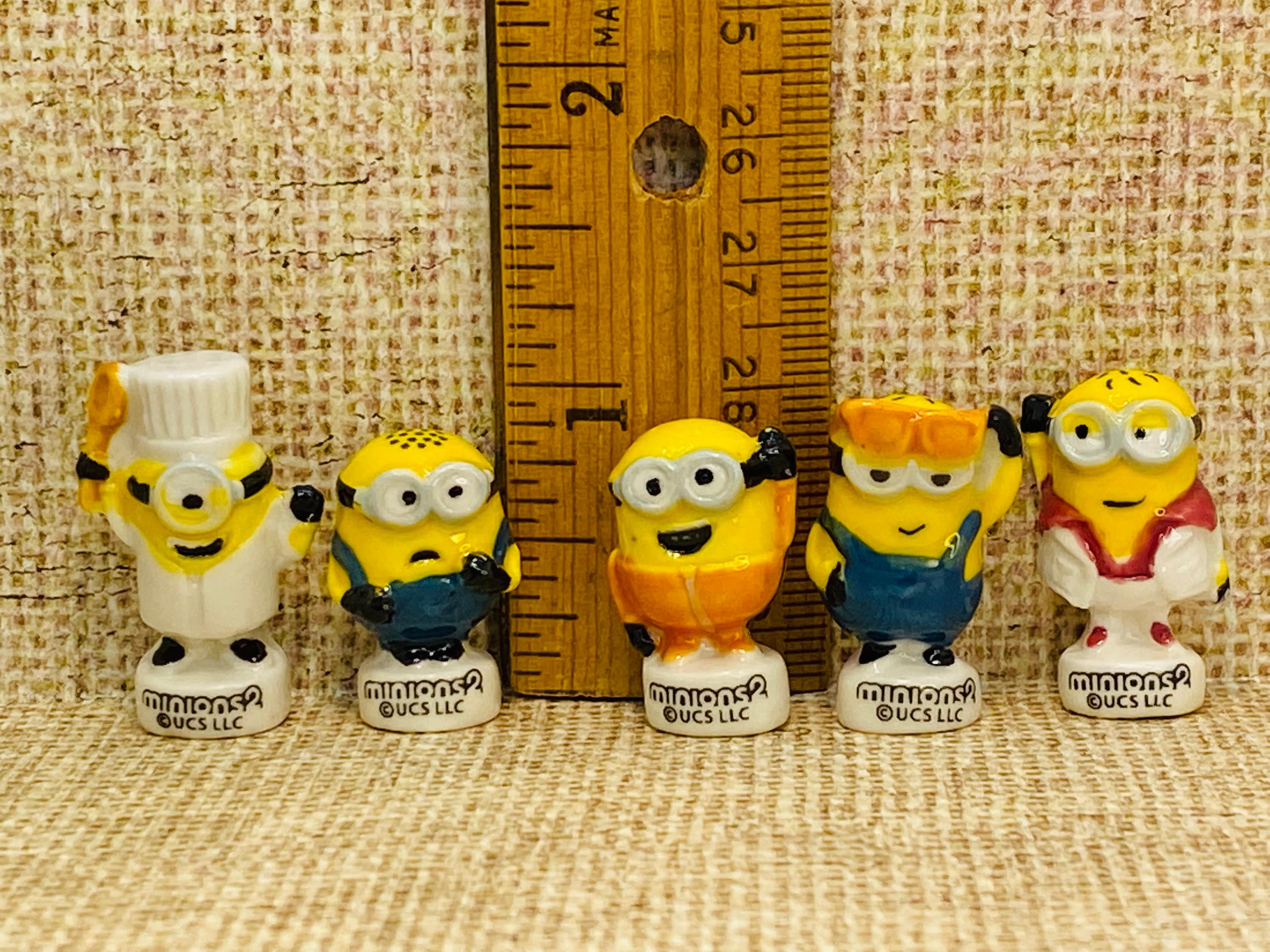 Minion shop miniature figures