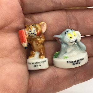 TOM & JERRY Vintage Writing Writer Storyteller Cat Mouse Cartoon MGM Hanna Barbera French Feve Feves Dollhouse Miniatures Y26