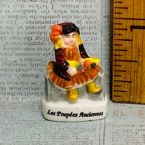 Tiny Victorian Doll Miniatures Girl Girls Child Dolly French Feve Feves - Porcelain Figurines Baby Dollhouse Miniature Charm X98