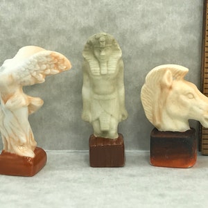 ART MUSEUM Masterpieces Victory of Samothrace Egyptian Pharaoh Horse Head Sculpture Statue - French Feve Feves Dollhouse Miniatures  YY100
